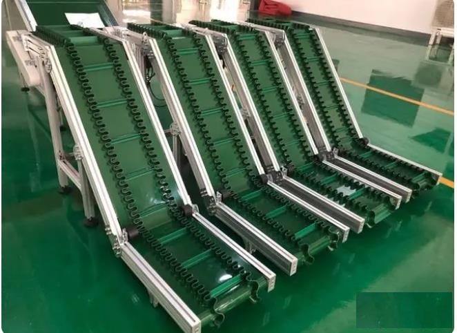 威海Z型裙邊皮帶輸送機(jī)